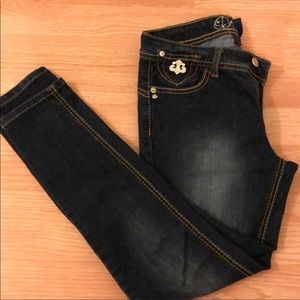 Dereon Jeans , size 4 .